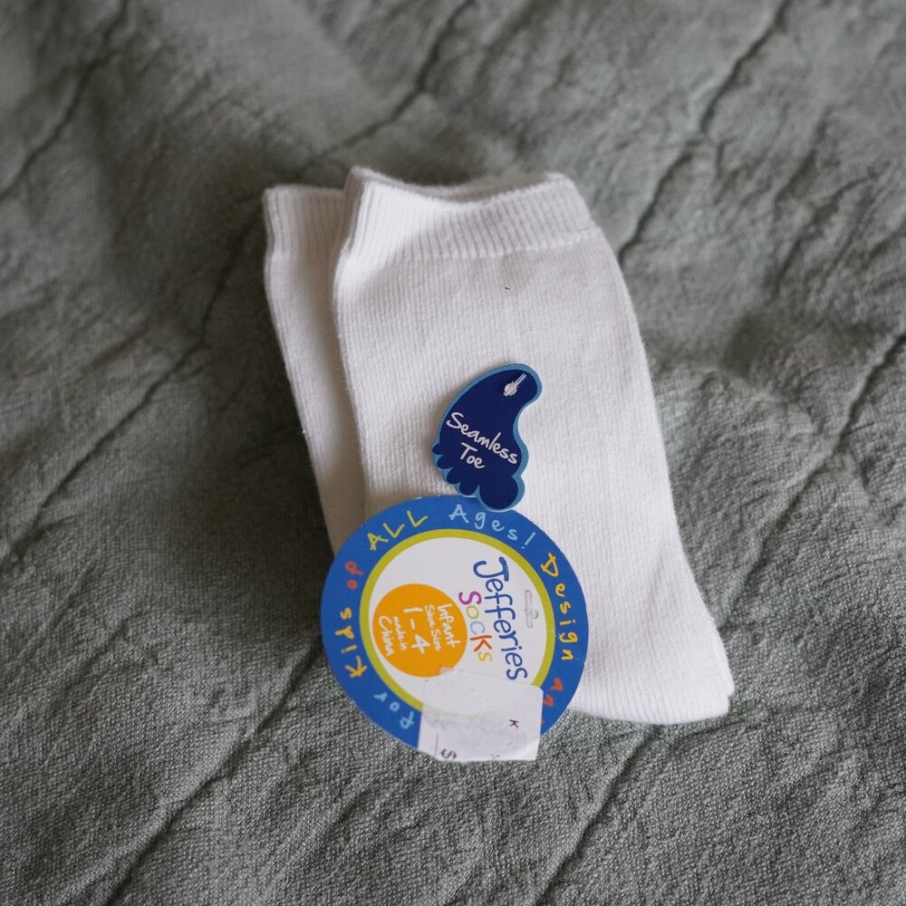 NWT White Jefferies Sock Shoe Size 1-4